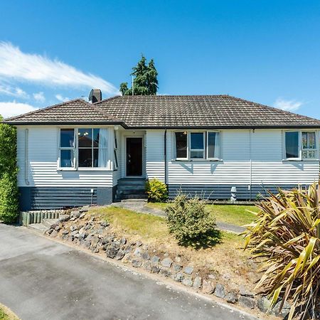 Villa Town Gem Lago Lago Taupo Exterior foto
